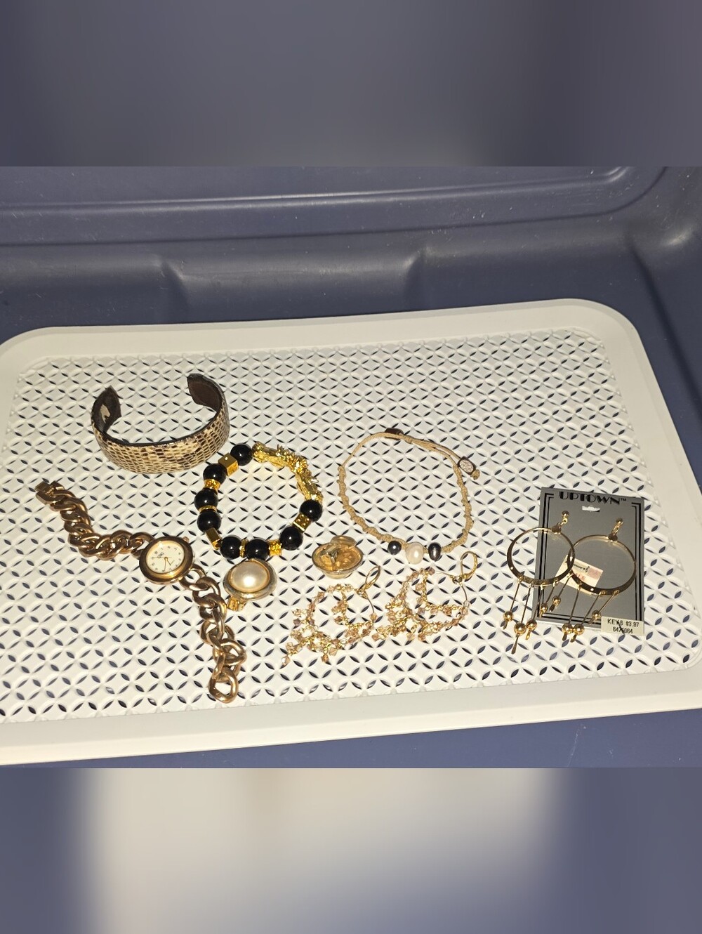 Gold Tone Women's Bracelet and Earring Jewelry Set